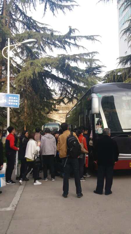 学校2017届毕业生春季双选会运输服务保障任务圆满完成