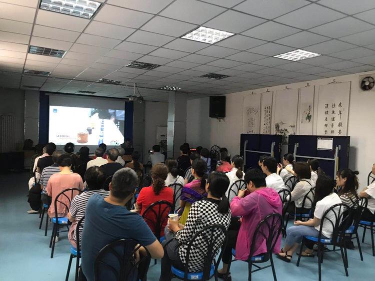 科技大学社区开展生活垃圾分类宣讲培训会