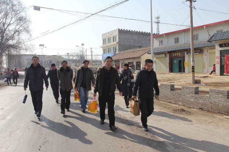 资产与菠菜担保网管理处春节前慰问长武县芋元村贫困户