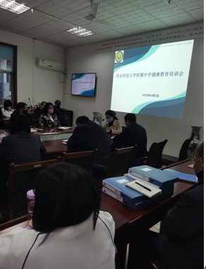 校医院进驻子中   助力疫情防控