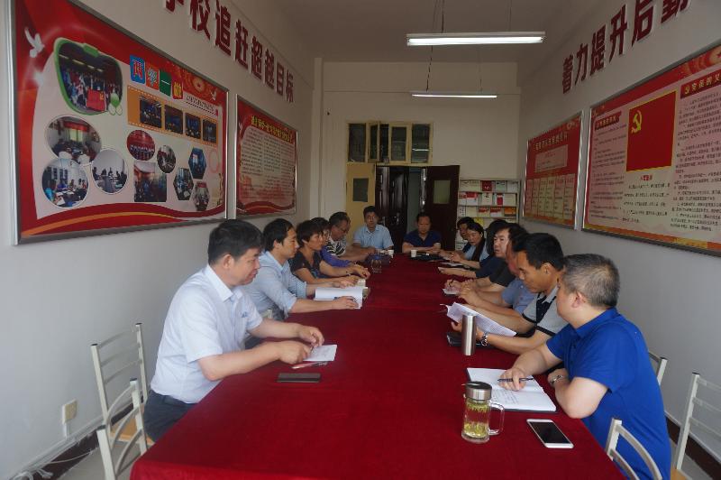 张威虎副校长到所在党支部讲党课