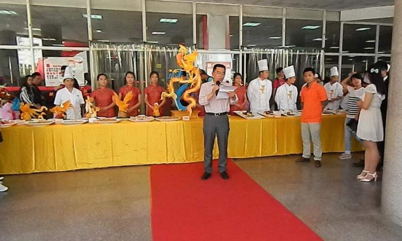 陕西中快餐饮第二届美食节巡展在我校临潼校区举行
